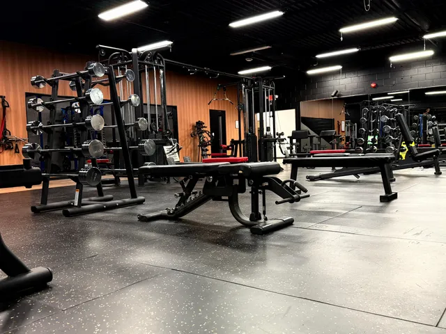 Another angle of the bench and rack area