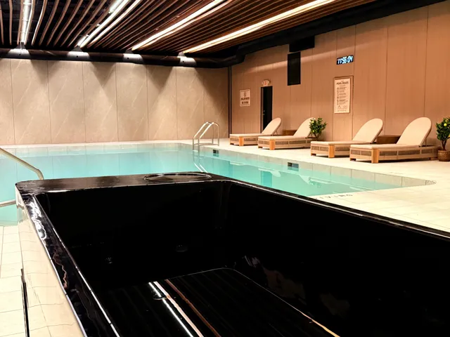 The cold plunge tubs beside the pool