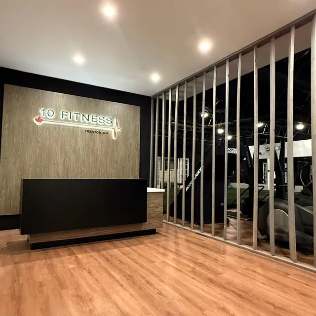 10 Fitness reception and entrance area